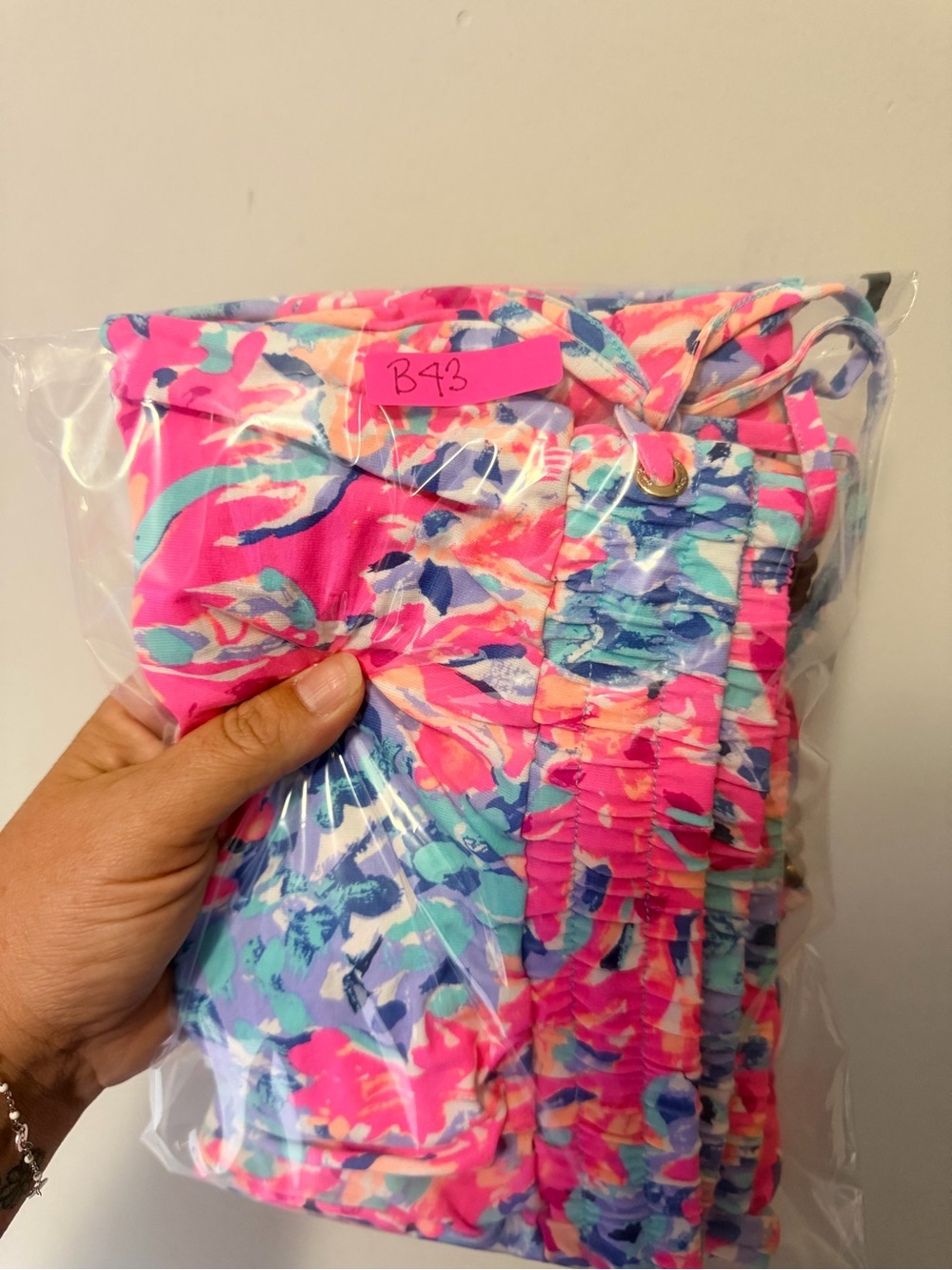 Lilly Pulitzer Lola Pant in CoCo Coral Crab Print Size XL Ankle Pant - Picture 8 of 8